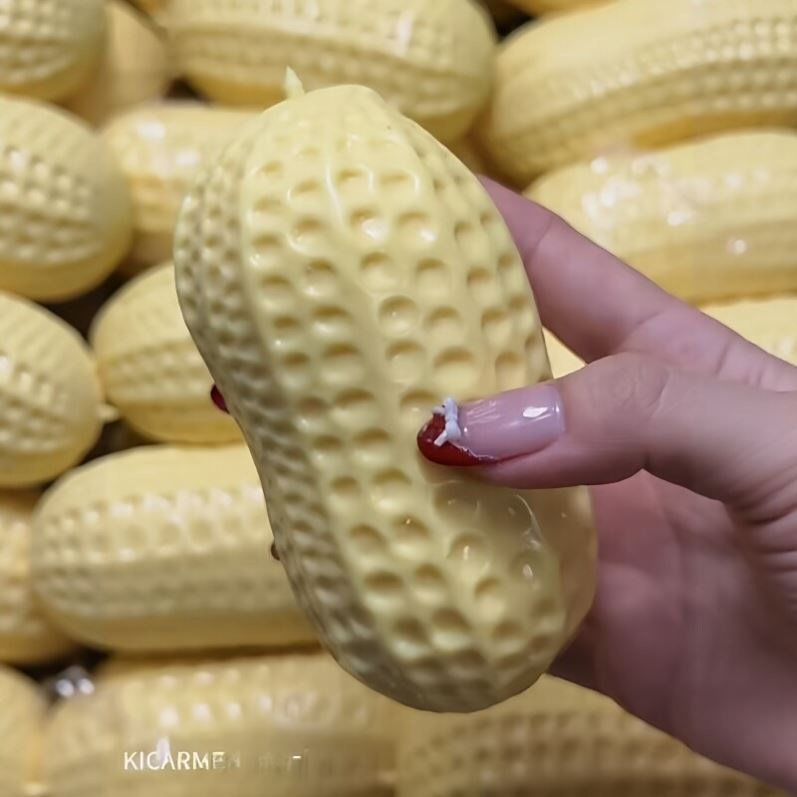 "Crunchy" Peanut Squishy